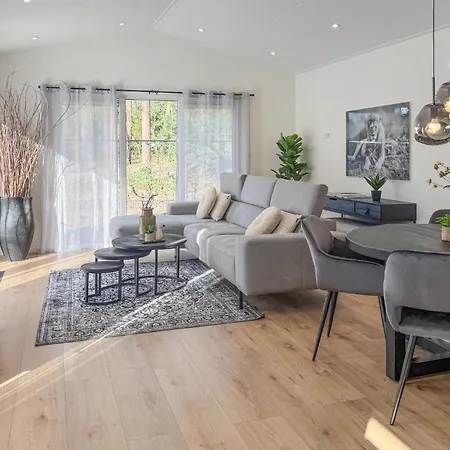 Pet Friendly In With Wifi Semesterbostad